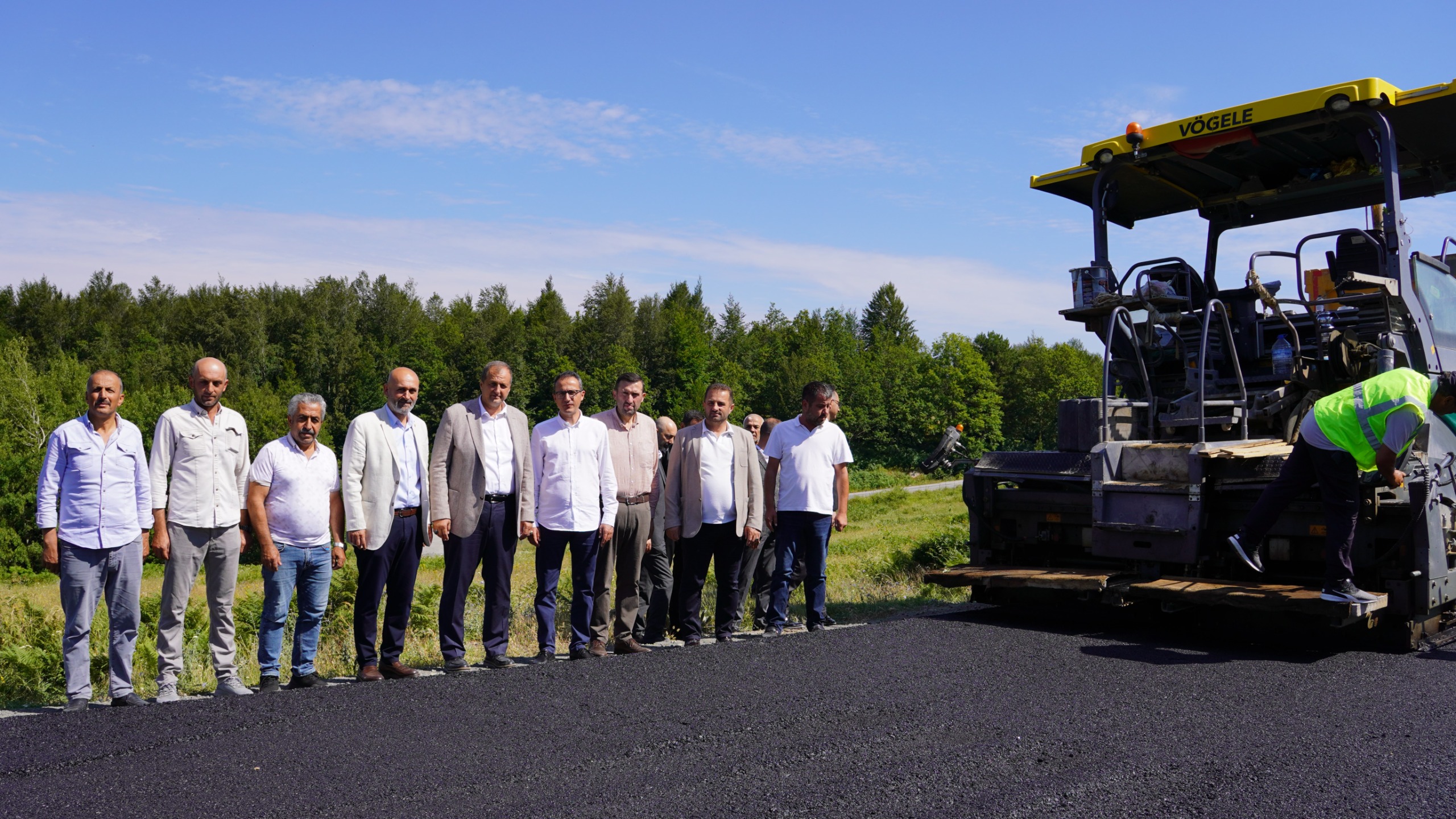 İznik-Gölcük Bağlantı Yoluna Sıcak Asfalt İznik-Gölcük bağlantı yolu Hacıosman mevkiinde,