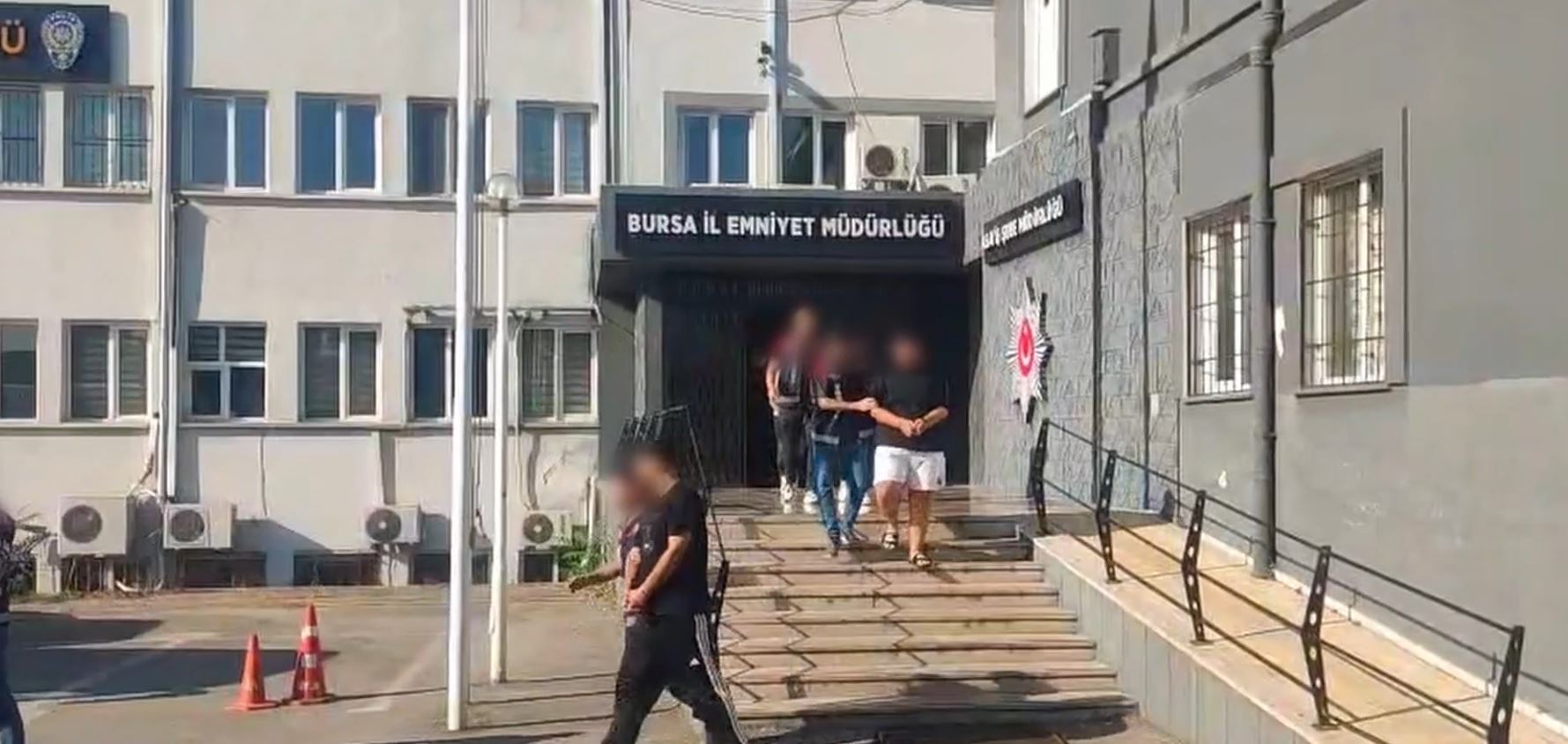 Güvenli Ödeme Sistemi Kılıfıyla Dolandırıcılık Yapan Şebekeye Darbe. Mustafakemalpaşa Cumhuriyet