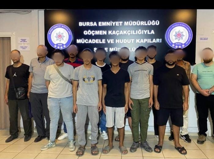 Kaçak Yabancı Uyruklu Şahısların Barındırıldığı Adrese Operasyon Düzenlendi   Bursa
